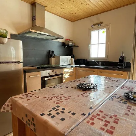 Maison Confortable A Noirmoutier: Plage, Port Et Commerces A Pied, Terrasse, Parking, Velos, Wifi! - Fr-1-224b-187 Noirmoutier-en-l'Ile