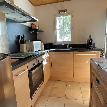 Ferienhaus Maison Confortable A Noirmoutier: Plage, Port Et Commerces A Pied, Terrasse, Parking, Velos, Wifi! - Fr-1-224b-187