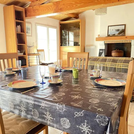 Ferienhaus Maison Confortable A Noirmoutier: Plage, Port Et Commerces A Pied, Terrasse, Parking, Velos, Wifi! - Fr-1-224b-187